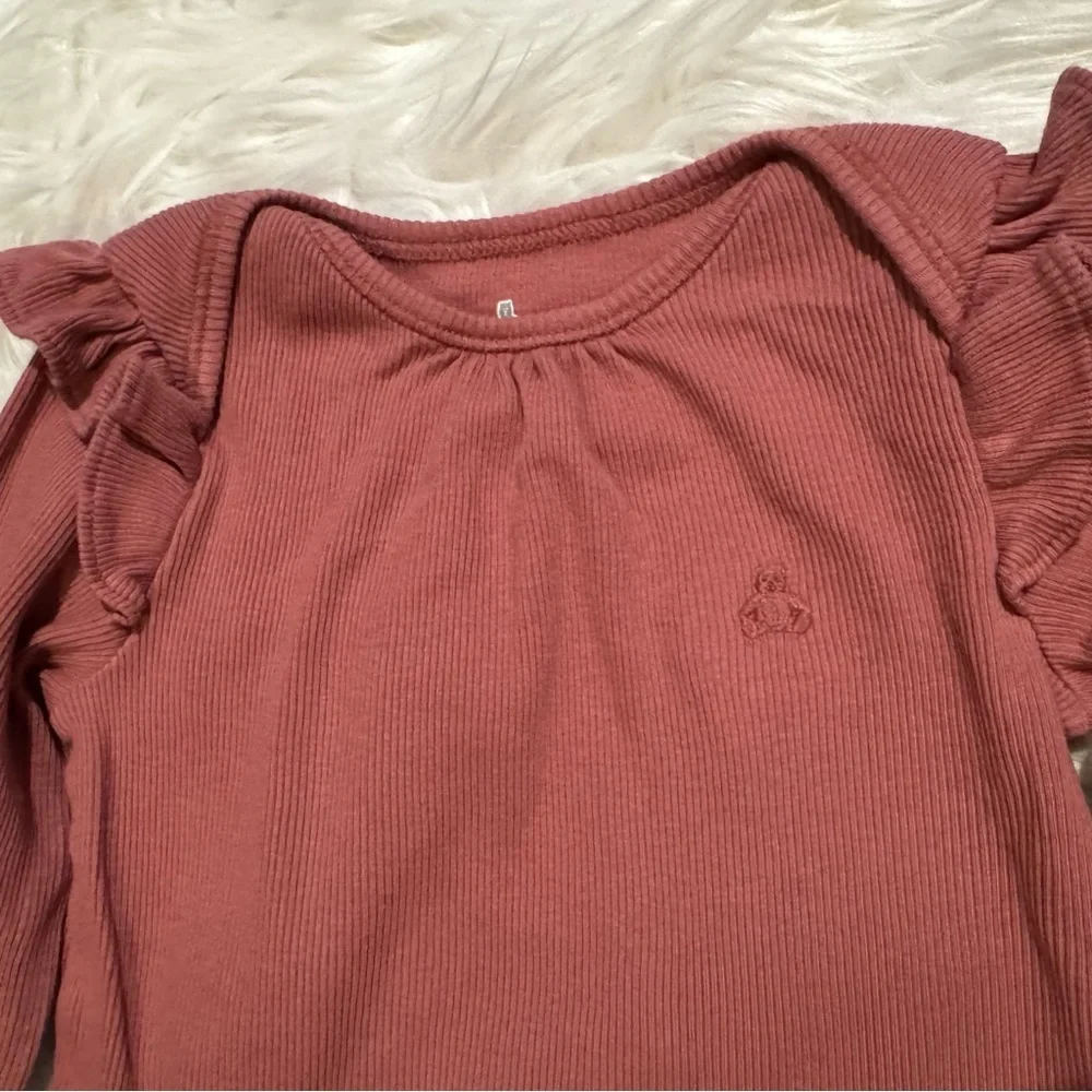 Baby gap Baby Girl Mauve Color Bodysuit with‎ Ruffle Sleeves Size 18-24 Months